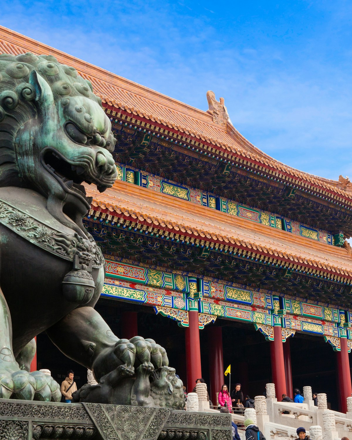 Patung singa penjaga perunggu di kompleks Istana Terlarang, Beijing